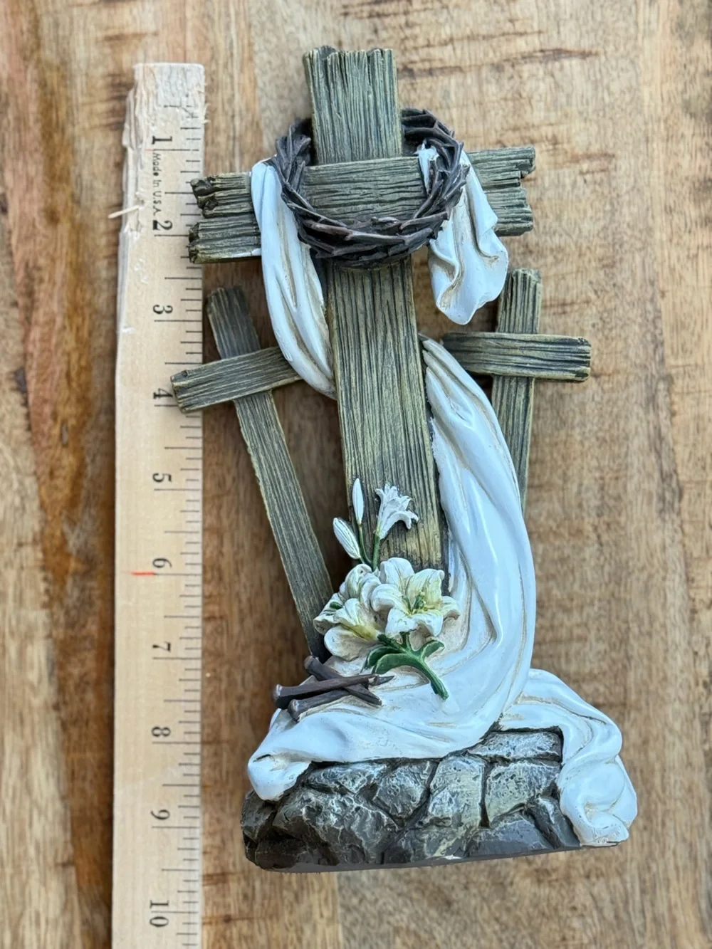 Easter Calvary Three Crosses Figurine Crown of Thorns Shroud Lilies 9.5